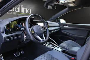VW Golf VIII 1.5 eTSI R-Line DSG