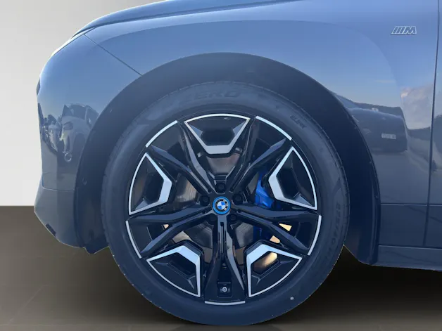BMW iX M60