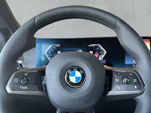 BMW iX xDrive60 M Sport Pro (CH) AHK 2.5T ** Action de Leasing à 0.9% ** 📍