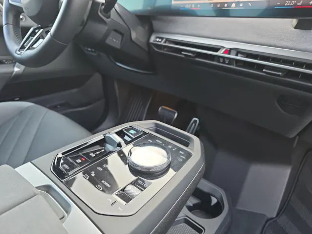 BMW iX xDrive60 M Sport Pro (CH) AHK 2.5T ** Action de Leasing à 0.9% **