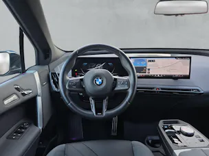BMW iX xDrive60 M Sport Pro (CH) AHK 2.5T ** Action de Leasing à 0.9% **