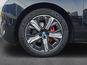 BMW iX xDrive60 M Sport Pro (CH) AHK 2.5T ** Action de Leasing à 0.9% **