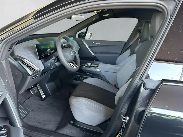 BMW iX xDrive60 M Sport Pro (CH) AHK 2.5T ** Action de Leasing à 0.9% ** 📍