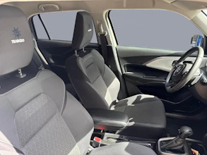 https://vehicle.imgix.net/4321266/c105527c-b6be-46db-a985-348b0b4357b9.jpg