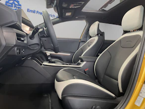 https://vehicle.imgix.net/4321287/5b0d4911-cda2-4a9a-a16d-b1f656bf2bf9.jpg