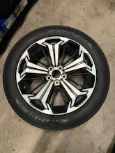 https://vehicle.imgix.net/4321309/4fe6593b-52b9-4088-a95f-4b152dd8357e.jpg