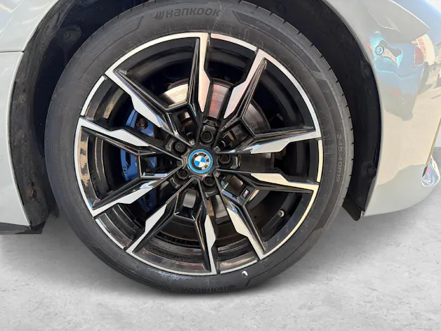BMW i4 M50