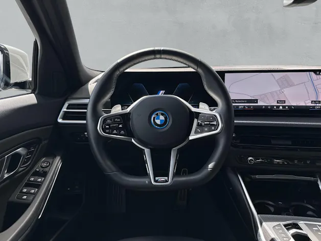 BMW 330e M Sport Touring xDrive hybrides G21 (CH) AHK 1.8T