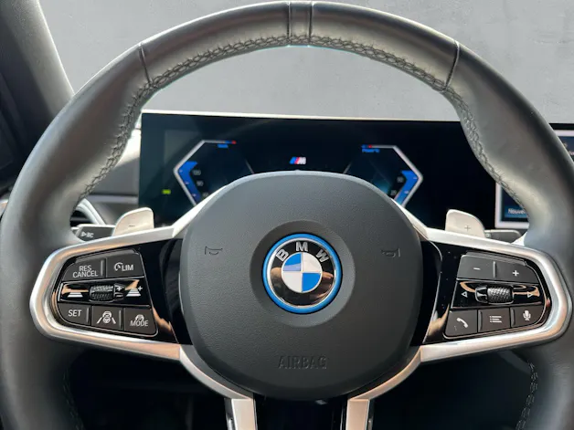 BMW 330e M Sport Touring xDrive hybrides G21 (CH) AHK 1.8T