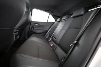 https://vehicle.imgix.net/4321421/cddf1c47-45aa-45fa-a6e2-970860663da1.jpg