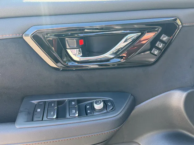 Subaru Forester 2.0i e-Boxer Luxury