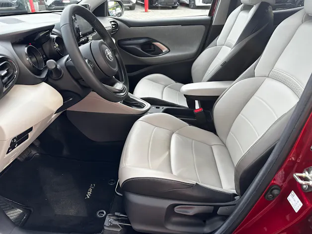 Toyota Yaris 1.5 VVT-i HSD Premium