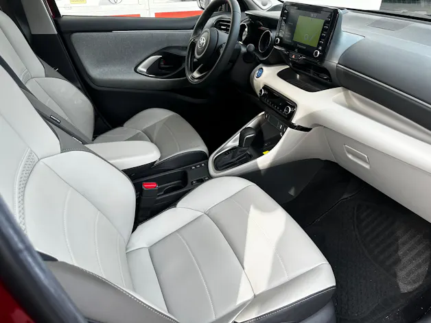 Toyota Yaris 1.5 VVT-i HSD Premium