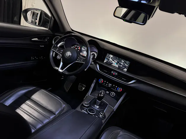 Alfa Romeo Stelvio 2.0 Super Q4 Automatic | CH |