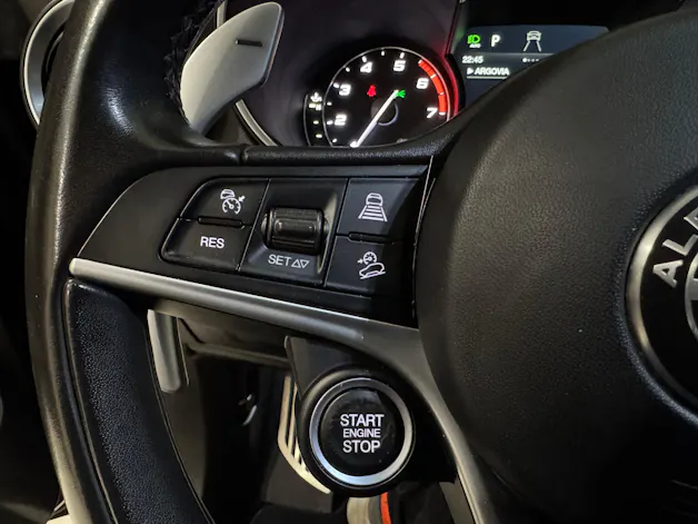 Alfa Romeo Stelvio 2.0 Super Q4 Automatic | CH |