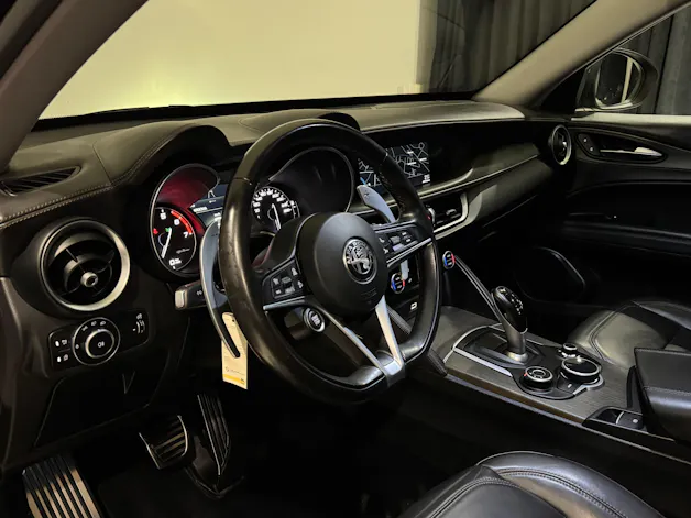 Alfa Romeo Stelvio 2.0 Super Q4 Automatic | CH |