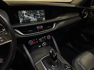 Alfa Romeo Stelvio 2.0 Super Q4 Automatic | CH |