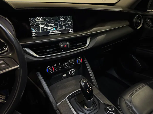 Alfa Romeo Stelvio 2.0 Super Q4 Automatic | CH |