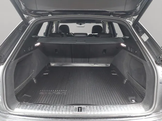 Audi Q8 50 e-tron S line quattro