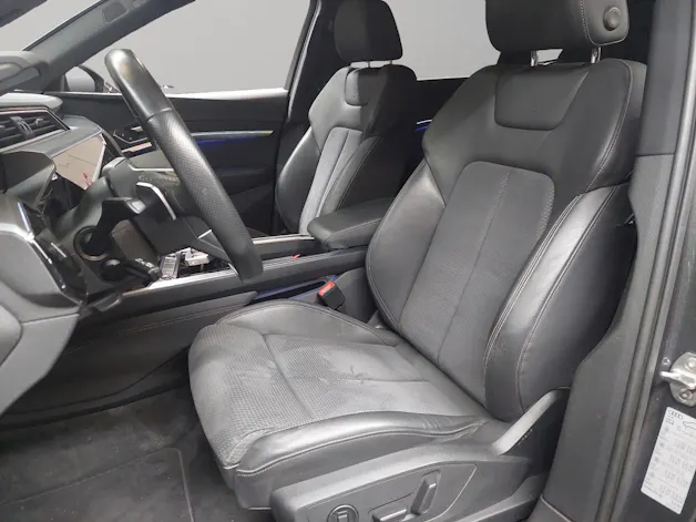 Audi Q8 50 e-tron S line quattro