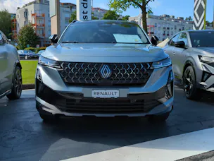 Renault Espace 1.2 E-Tech 200 Iconic 7-Sitze