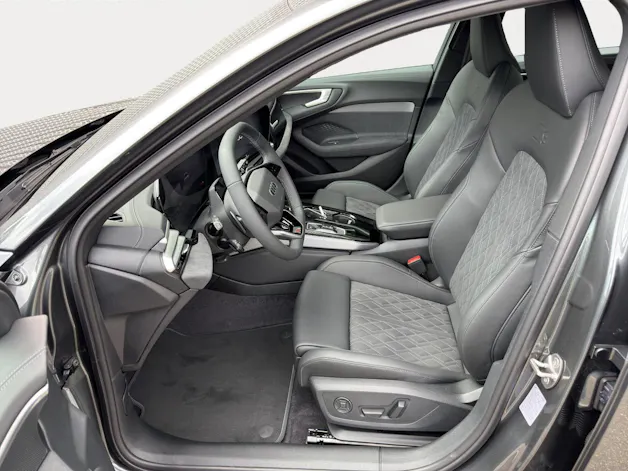 Audi A5 Avant e-hybrid quattro 220 kW 299PS