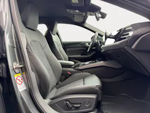 Audi A5 Avant e-hybrid quattro 220 kW 299PS