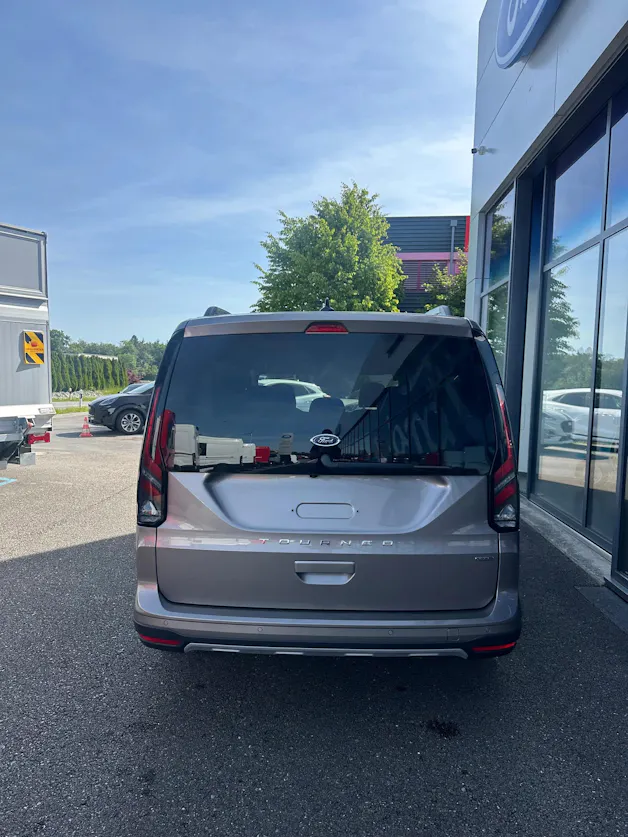 Ford TOURNEO CONNECT Grand 1.5 EcoB Active/PHEV/Aut.
