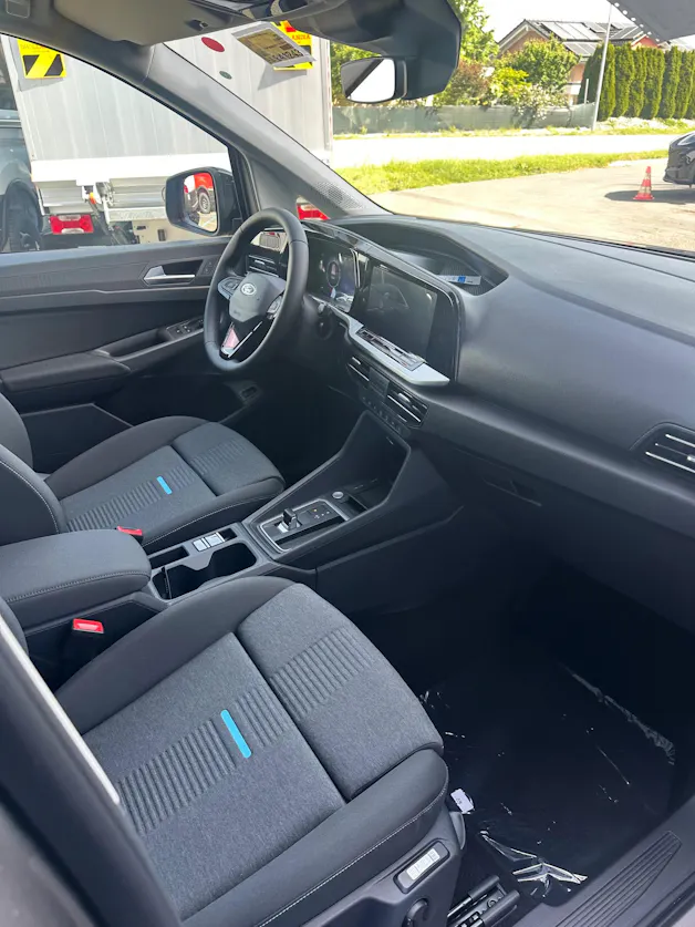 Ford TOURNEO CONNECT Grand 1.5 EcoB Active/PHEV/Aut.