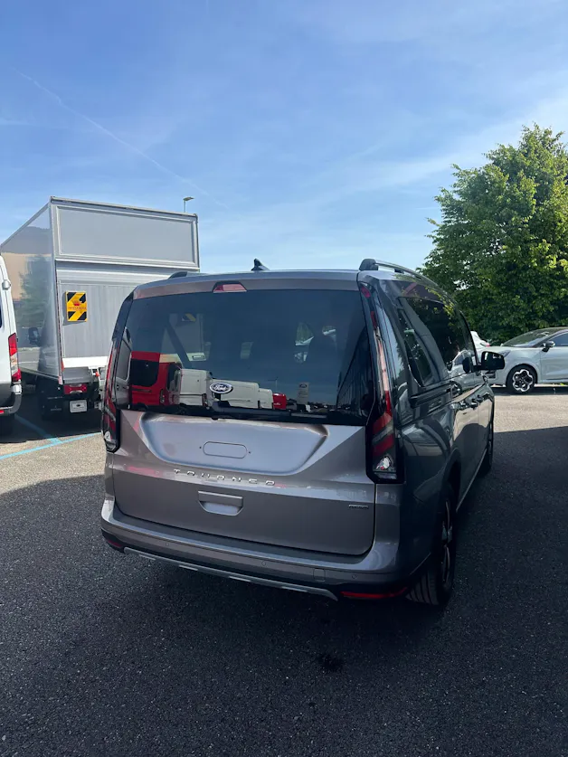 Ford TOURNEO CONNECT Grand 1.5 EcoB Active/PHEV/Aut.