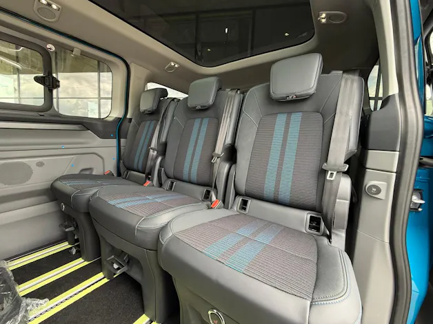 Ford Tourneo Bus 340 L1H1 PHEV Sport