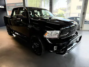 Dodge 1500 CREW CAB ** HEMI 5.7L **