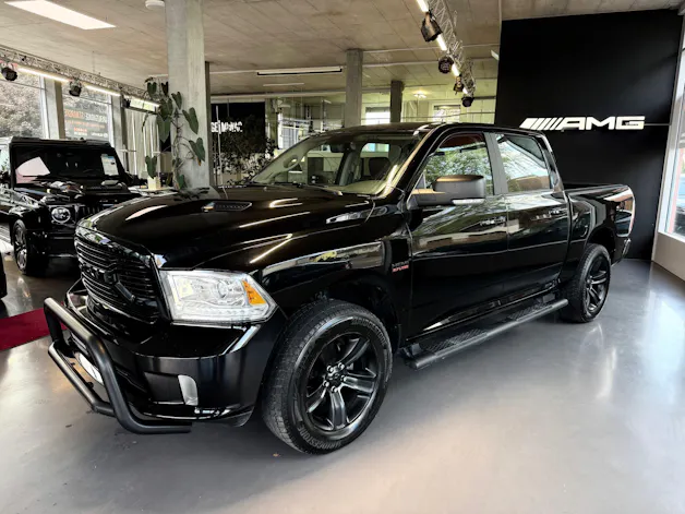 Dodge 1500 CREW CAB ** HEMI 5.7L **