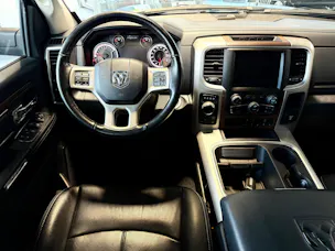 Dodge 1500 CREW CAB ** HEMI 5.7L **