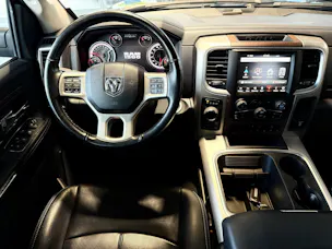 Dodge 1500 CREW CAB ** HEMI 5.7L **