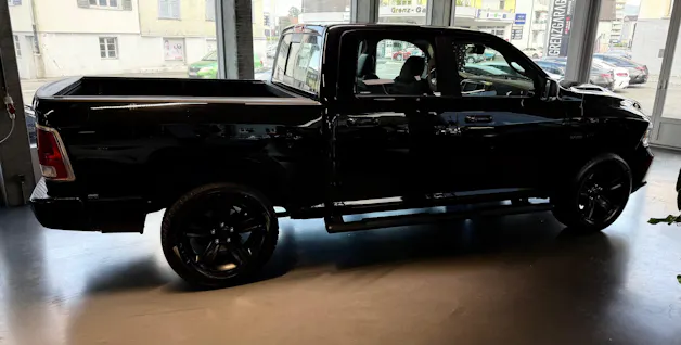 Dodge 1500 CREW CAB ** HEMI 5.7L **