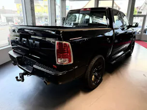 Dodge 1500 CREW CAB ** HEMI 5.7L **