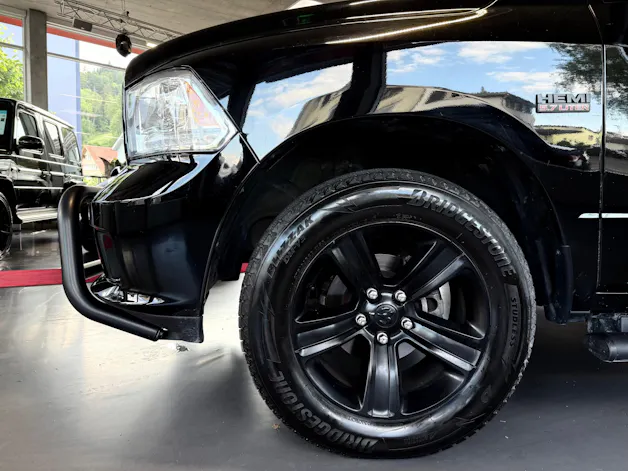 Dodge 1500 CREW CAB ** HEMI 5.7L **
