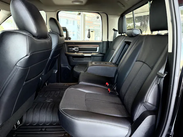 Dodge 1500 CREW CAB ** HEMI 5.7L **
