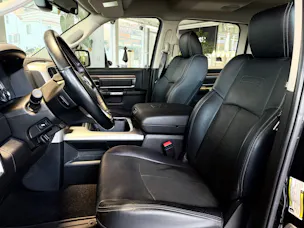 Dodge 1500 CREW CAB ** HEMI 5.7L **