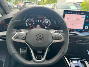 VW Golf 2.0 TSI R-Line DSG 4 Motion