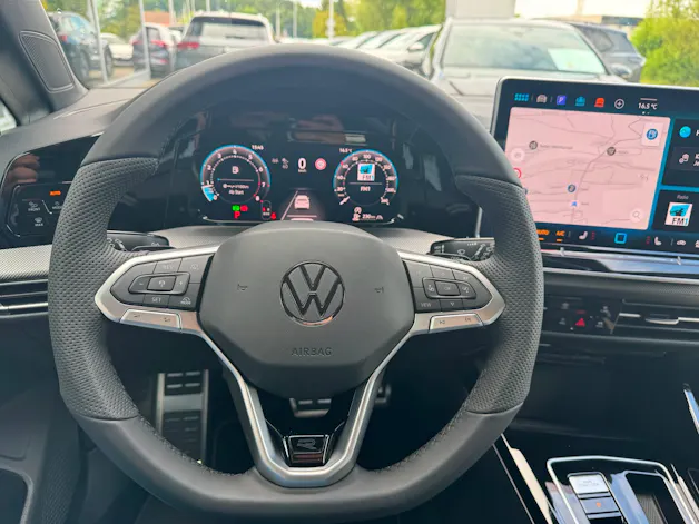 VW Golf 2.0 TSI R-Line DSG 4 Motion