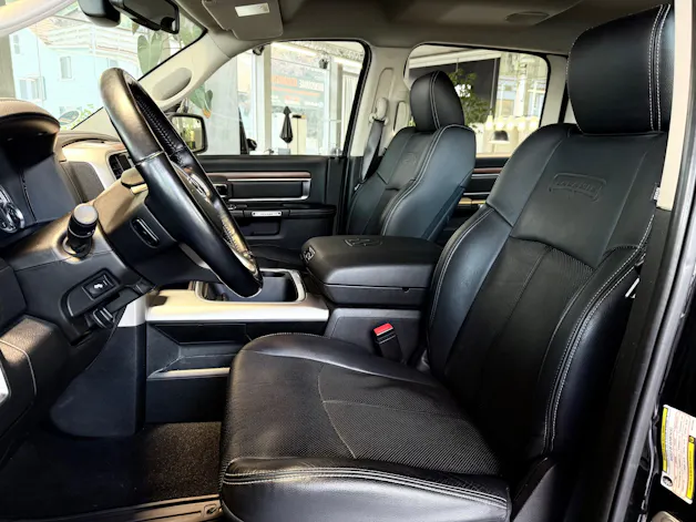 Dodge 1500 CREW CAB ** HEMI 5.7L **