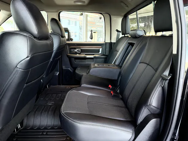 Dodge 1500 CREW CAB ** HEMI 5.7L **