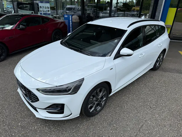 Ford Focus 1.0 MHEV ST-Line Automat