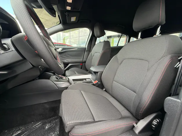 Ford Focus 1.0 MHEV ST-Line Automat