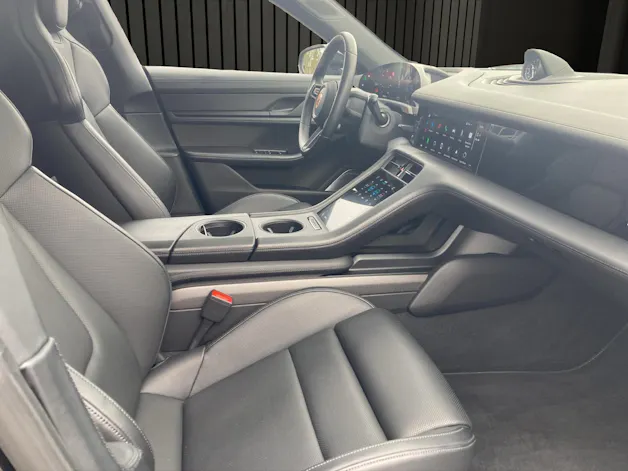 Porsche Taycan 4S Cross Turismo