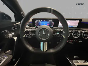 Mercedes-Benz A 250 4M - AMG / DISTRONIC / 360 Grad Kamera / Head-Up Display / Panorama-Dach