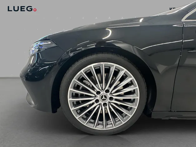 Mercedes-Benz A 250 4M - AMG / DISTRONIC / 360 Grad Kamera / Head-Up Display / Panorama-Dach