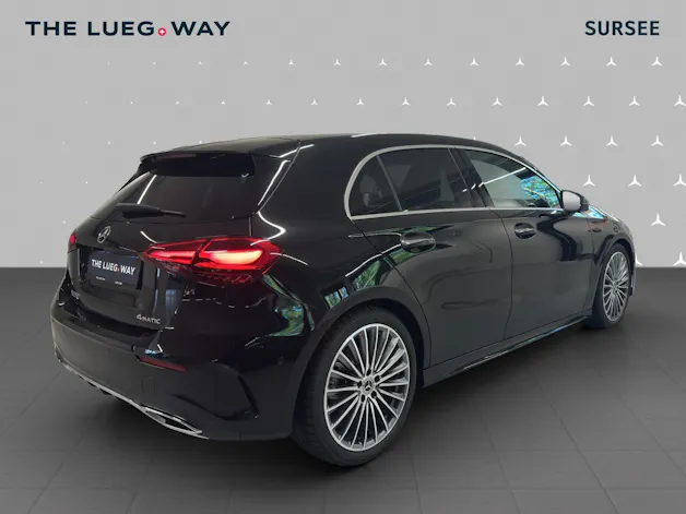 Mercedes-Benz A 250 4M - AMG / DISTRONIC / 360 Grad Kamera / Head-Up Display / Panorama-Dach